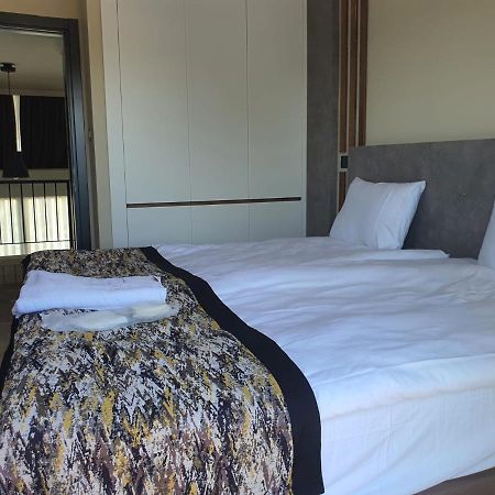 Luxury Hotel Room W Pool Near Beach In Kyrenia Kyrenia  Værelse billede