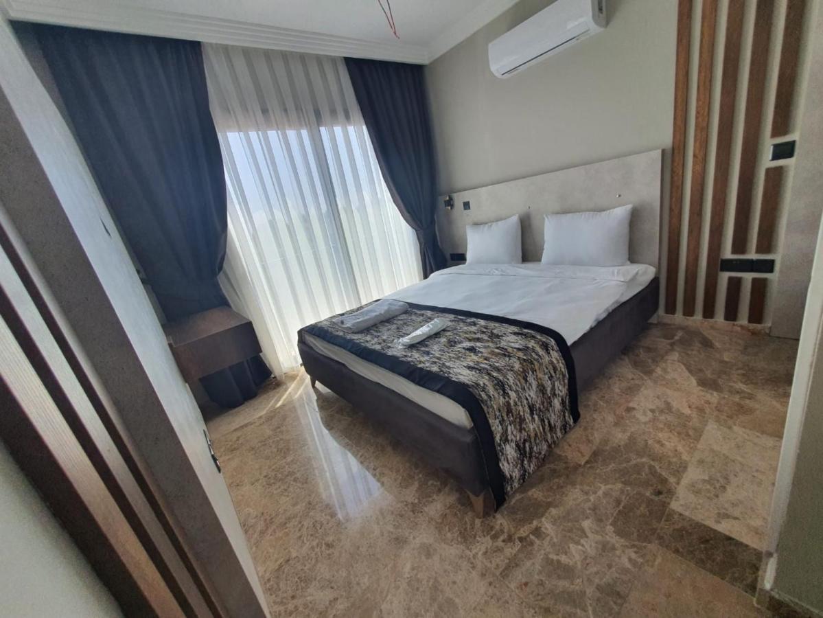 Luxury Hotel Room W Pool Near Beach In Kyrenia Kyrenia  Værelse billede
